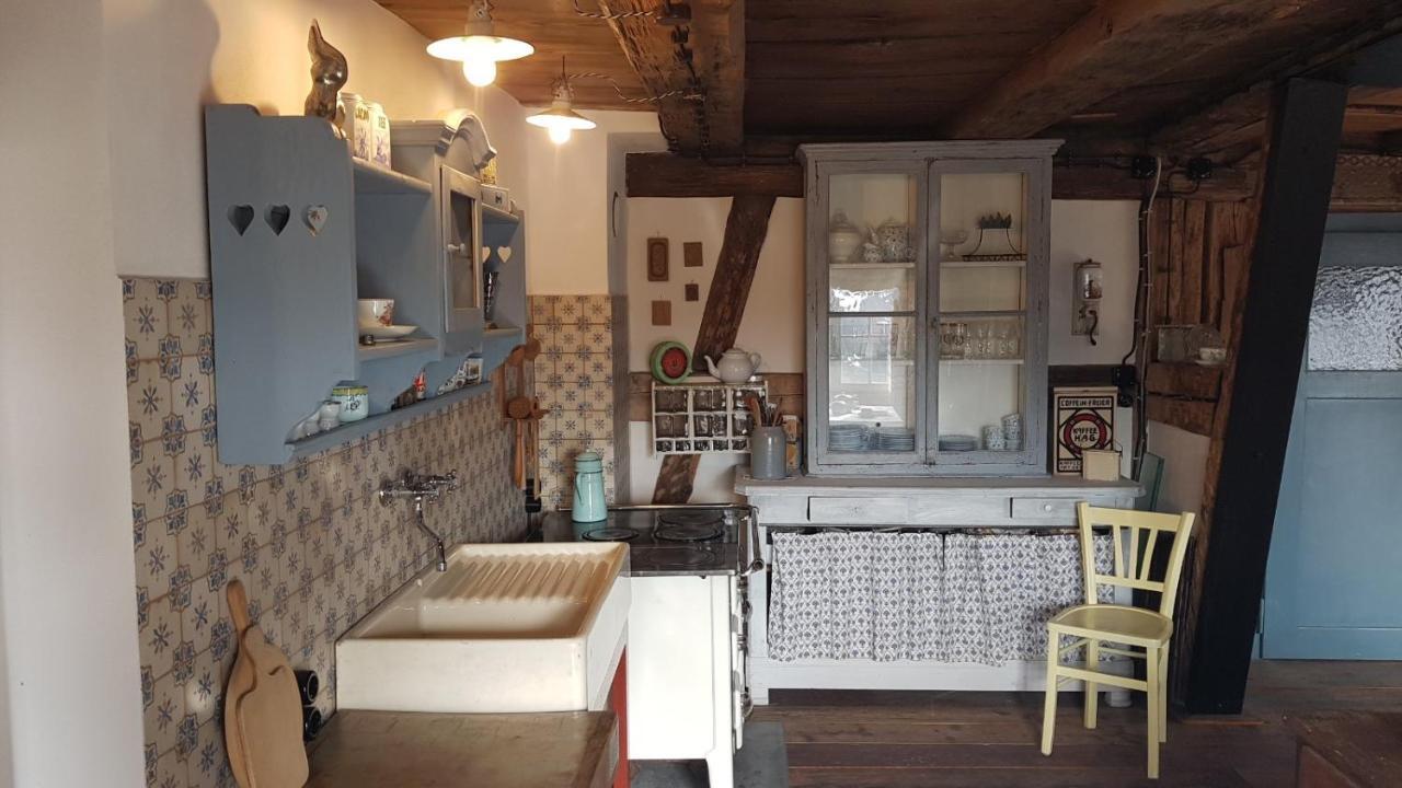Historisches Fachwerkhaus "Hoher Hirschen" - Stilvolles Studio Und Museales Apartment Mit Romantischem Hof Und Garten Bodman-Ludwigshafen Eksteriør bilde